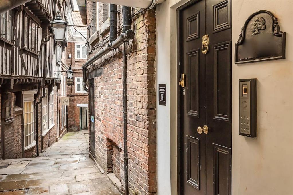 Rowntree One - Stunning Apartment- Grade II Listed يورك المظهر الخارجي الصورة
